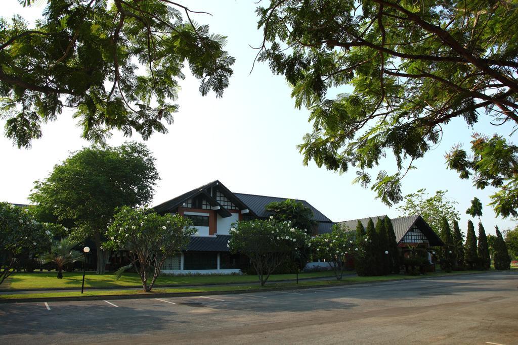 Korat Resort Hotel Nakhon Ratchasima Luaran gambar